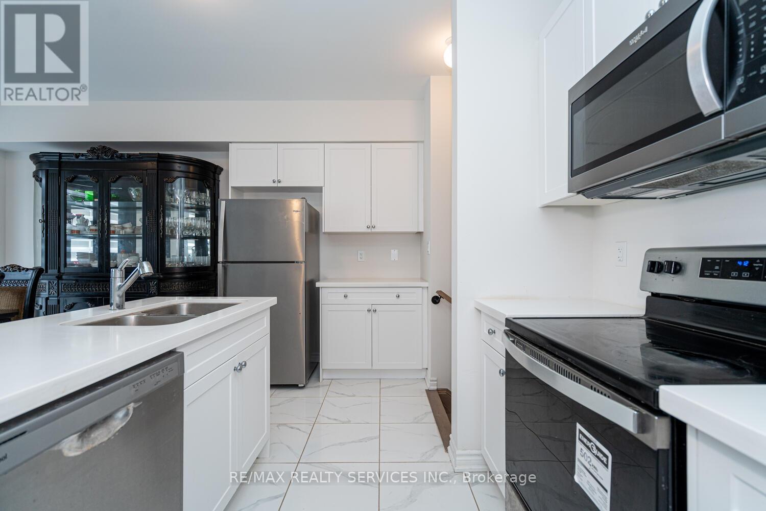 2 Blaney Street, Brant (Paris), Ontario  N0E 1N0 - Photo 17 - X12342143