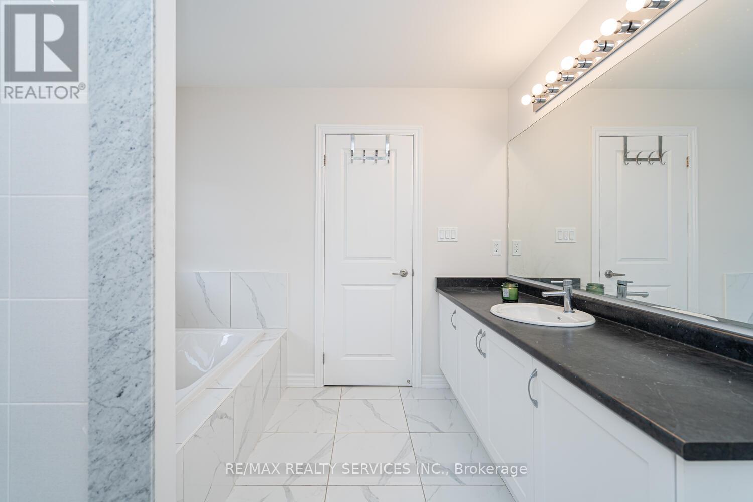 2 Blaney Street, Brant (Paris), Ontario  N0E 1N0 - Photo 22 - X12342143
