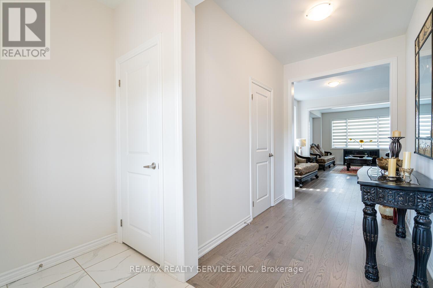 2 Blaney Street, Brant (Paris), Ontario  N0E 1N0 - Photo 6 - X12342143