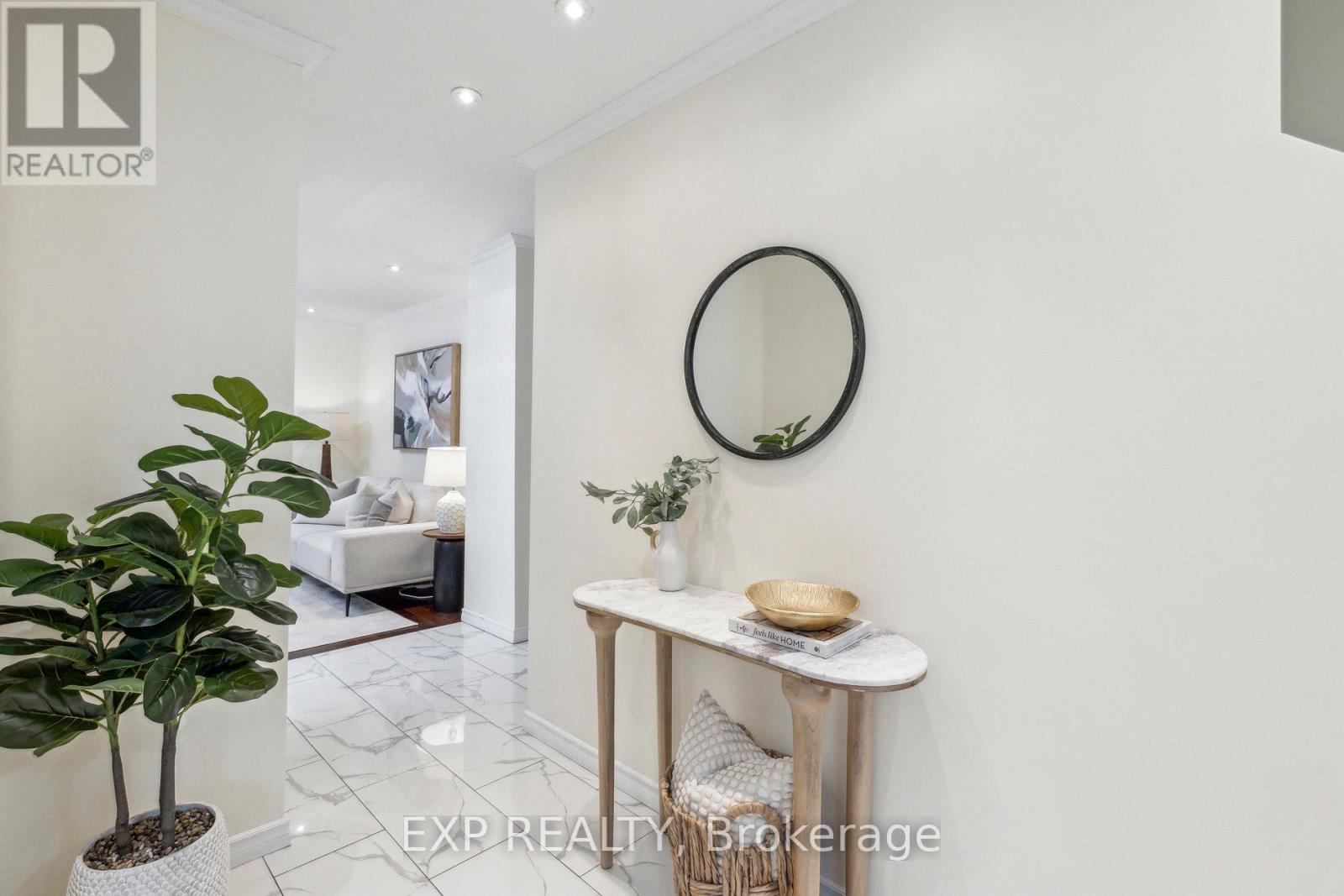 Property at 3 - 407 KEATS WAY image 3