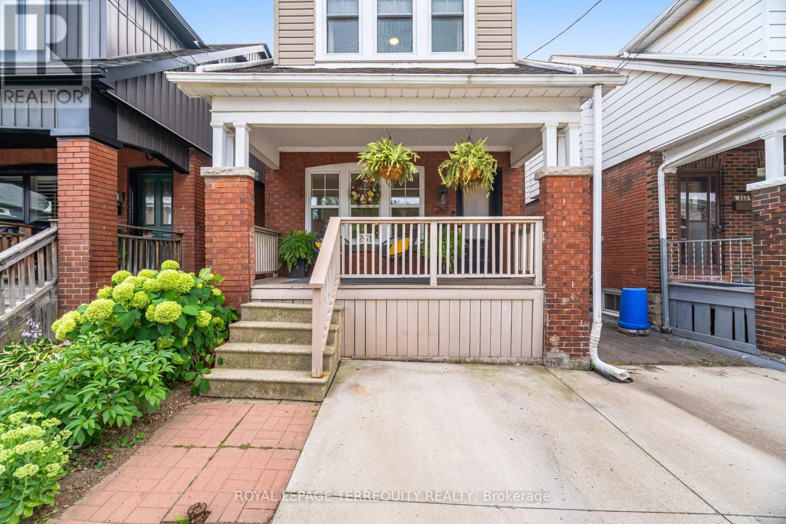 261 Homewood Avenue, Hamilton (Kirkendall), Ontario  L8P 2M7 - Photo 2 - X12342189