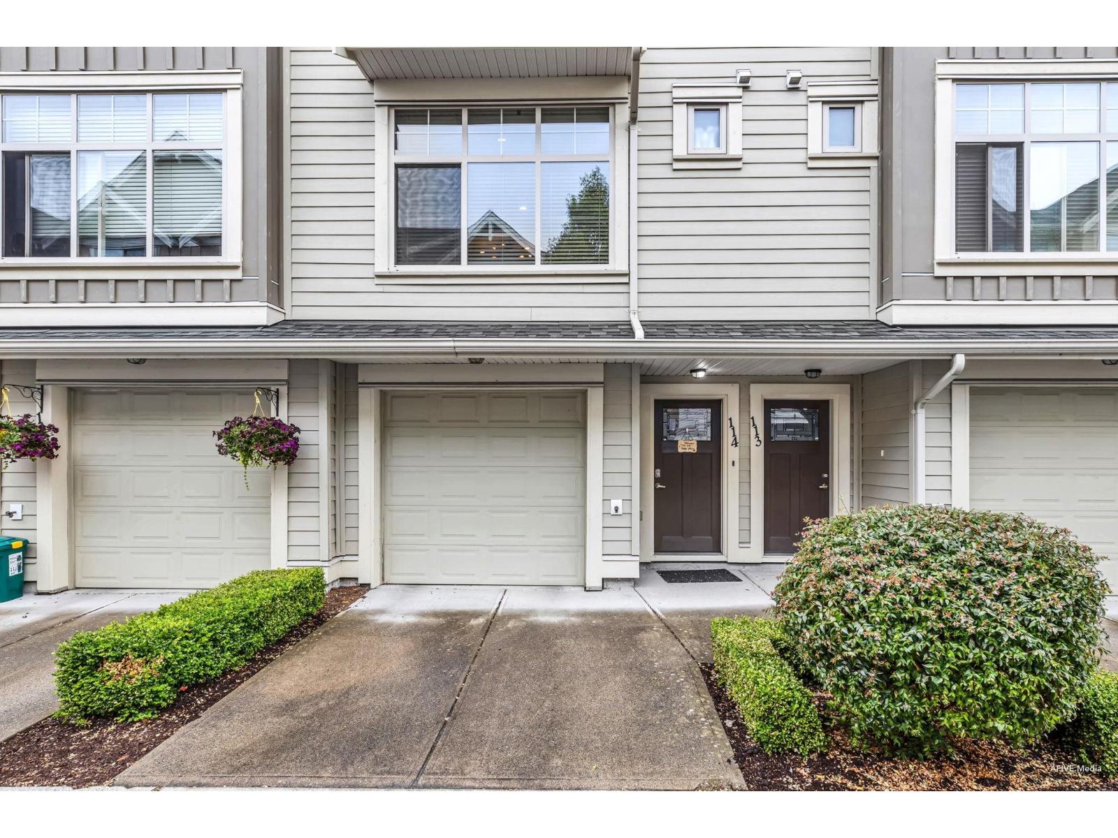 Property at 114 19525 73 AVENUE image 2
