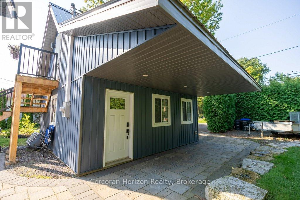 280 Robins Point Road, Tay, Ontario  L0K 2A0 - Photo 9 - S12028117