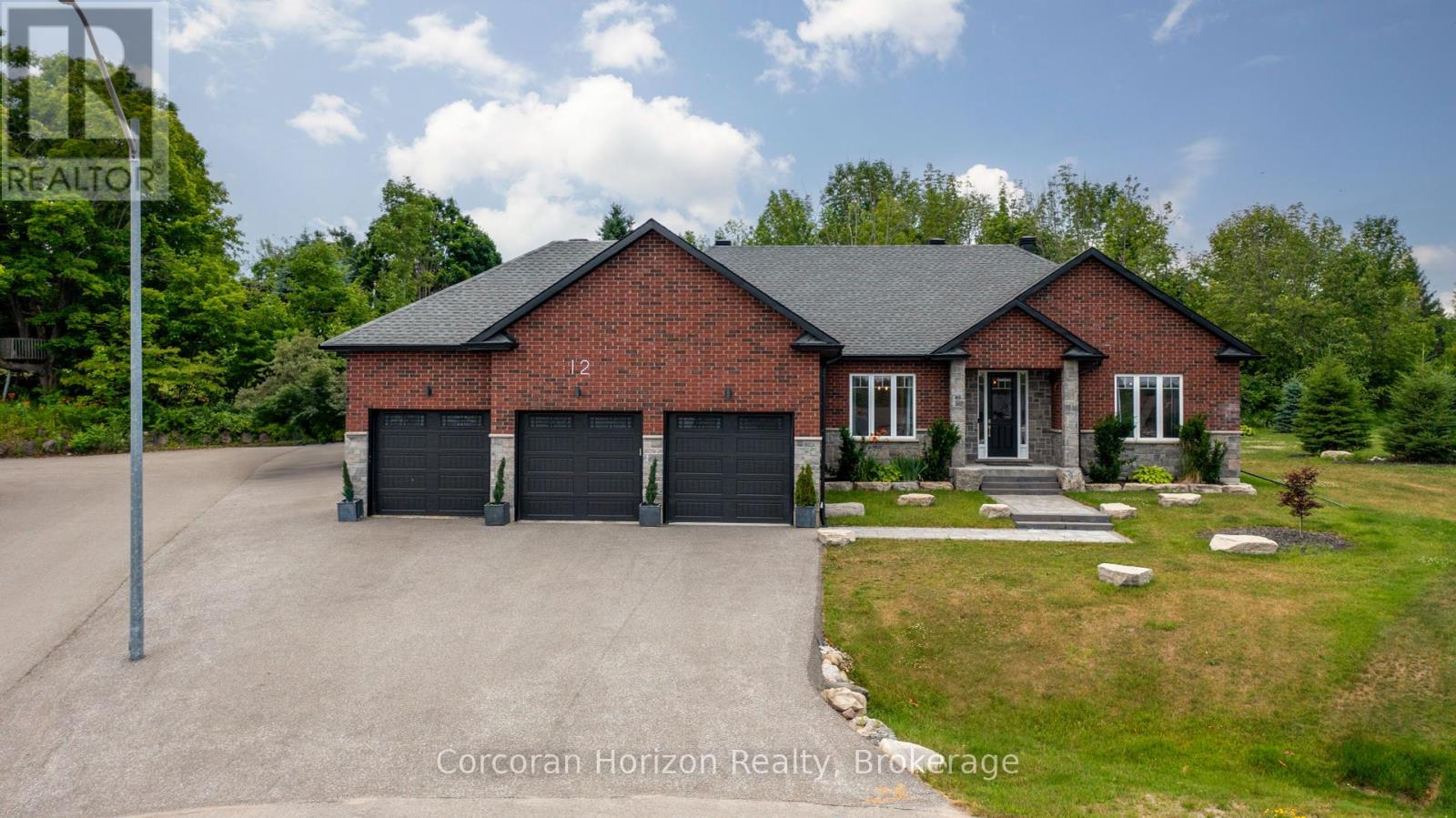 12 Reids Ridge, Oro-Medonte, Ontario  L0K 1N0 - Photo 2 - S12285497