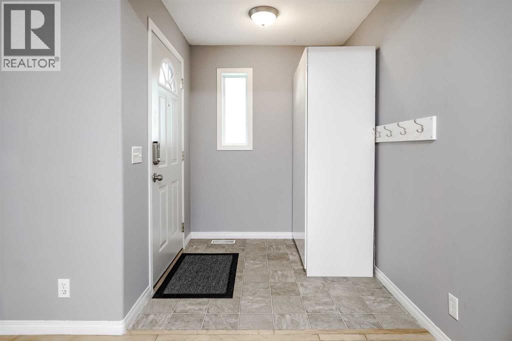Property at 16 Mckinley Road SE image 3