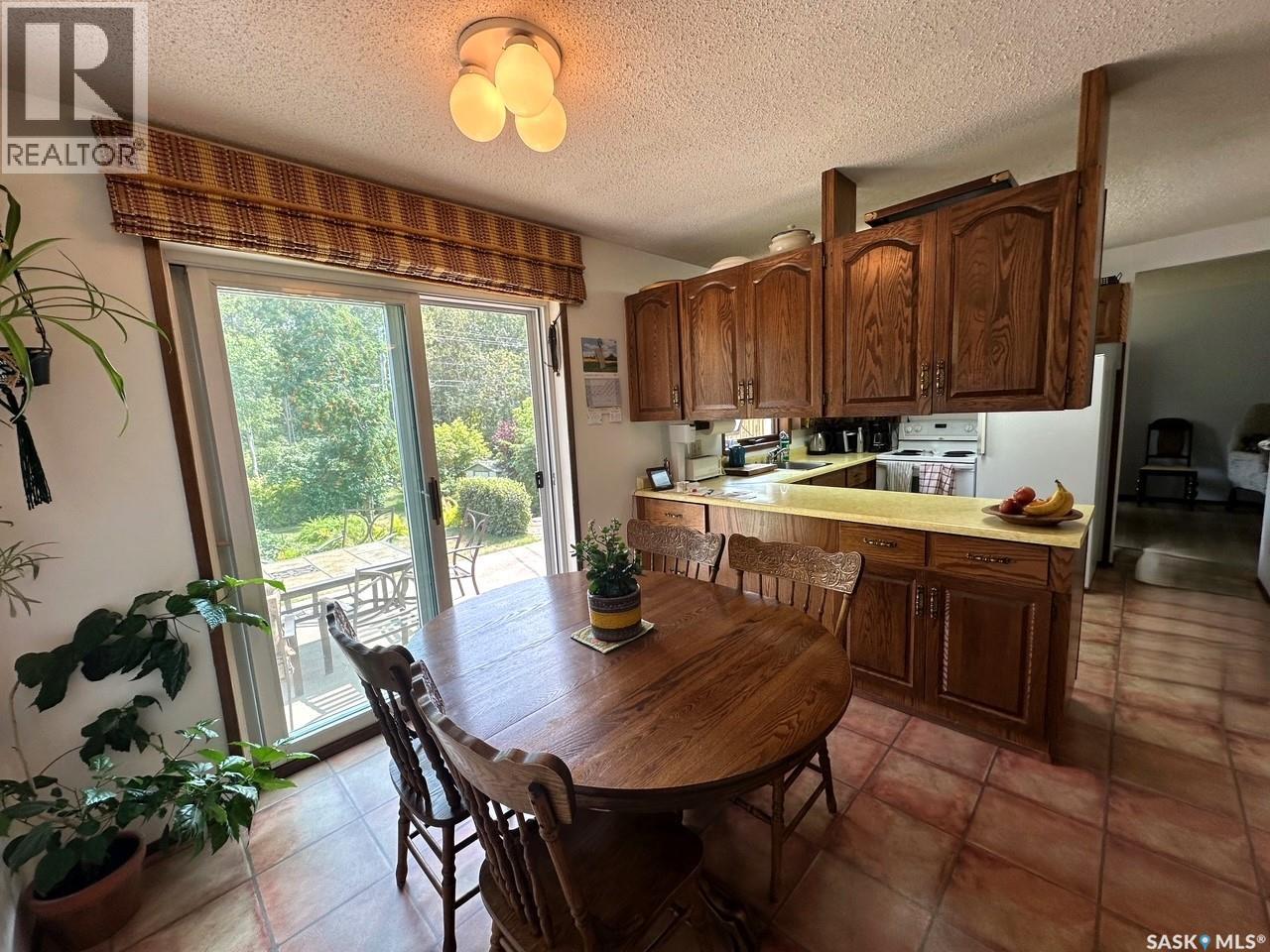 706 Donald Street, Hudson Bay, Saskatchewan  S0E 0Y0 - Photo 4 - SK015403