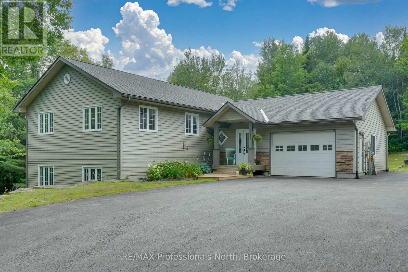 1658 60 Highway, Huntsville, Ontario  P1H 1A2 - Photo 1 - X12342266