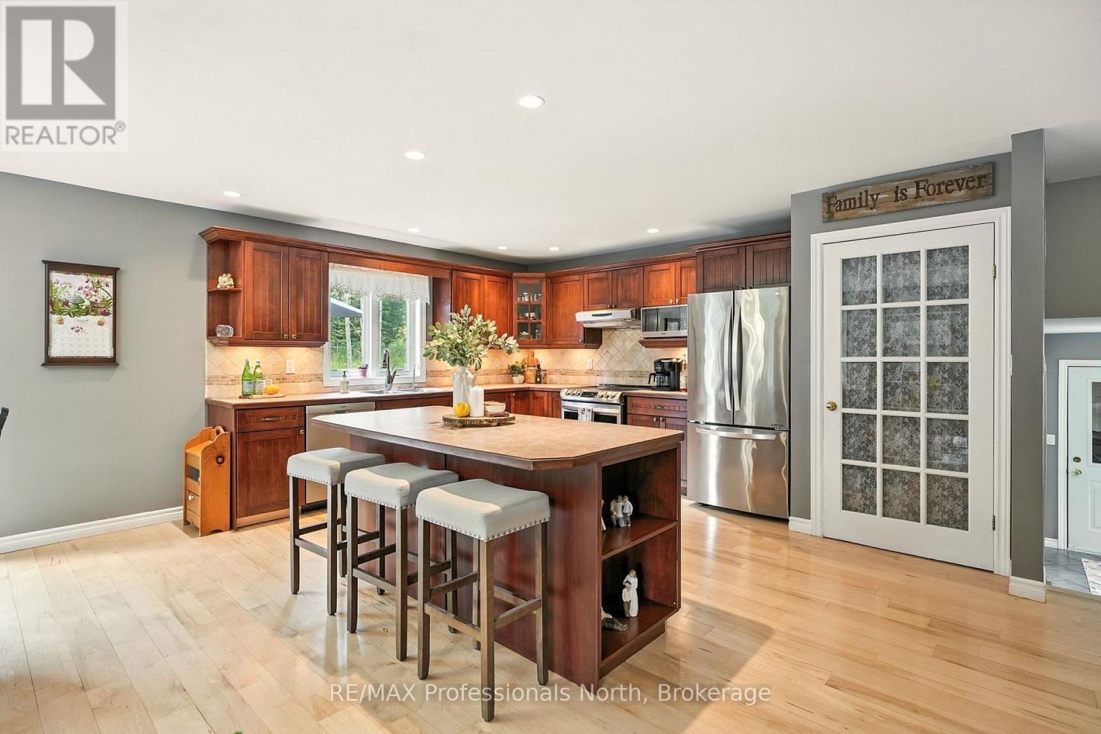 1658 60 Highway, Huntsville, Ontario  P1H 1A2 - Photo 9 - X12342266