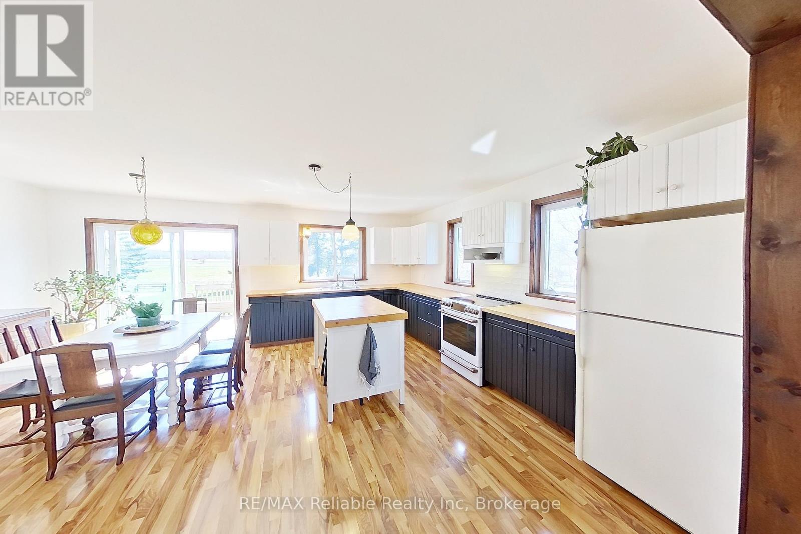 77504 Melena Drive, Bluewater, Ontario  N0M 1G0 - Photo 14 - X12342333