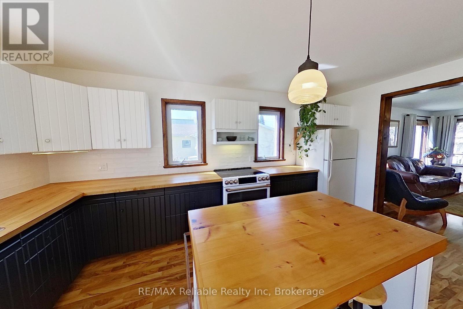 77504 Melena Drive, Bluewater, Ontario  N0M 1G0 - Photo 19 - X12342333