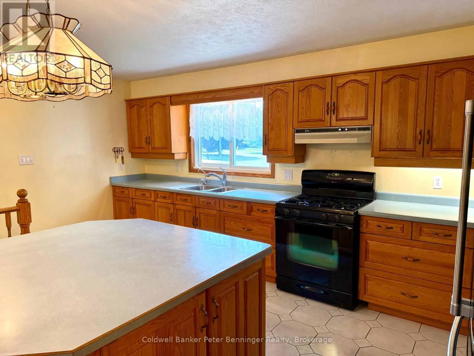 12 Mullen Drive, Brockton, Ontario  N0G 2V0 - Photo 10 - X12342373