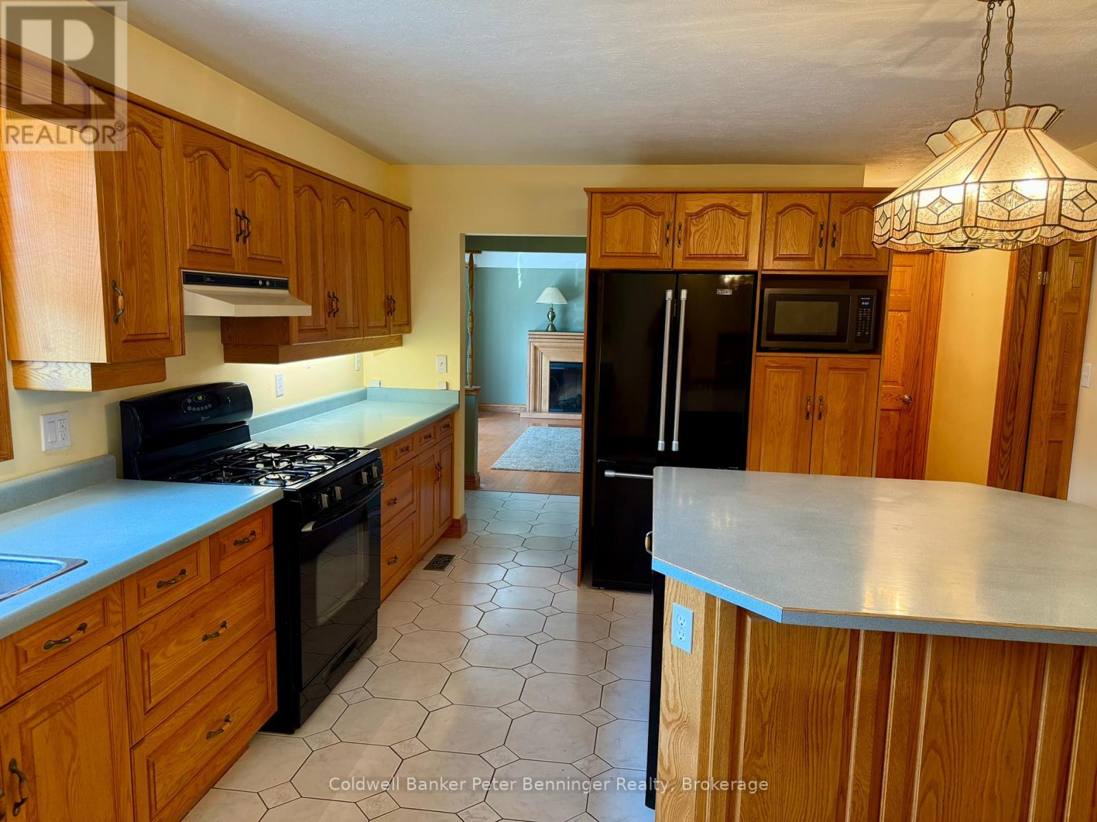 12 Mullen Drive, Brockton, Ontario  N0G 2V0 - Photo 6 - X12342373