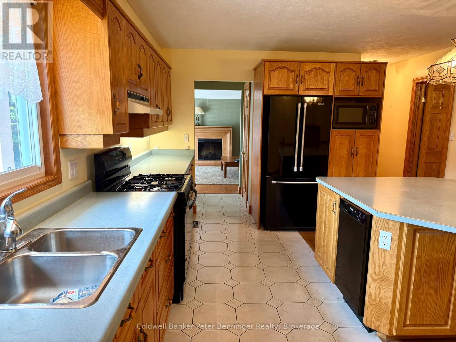 12 Mullen Drive, Brockton, Ontario  N0G 2V0 - Photo 9 - X12342373