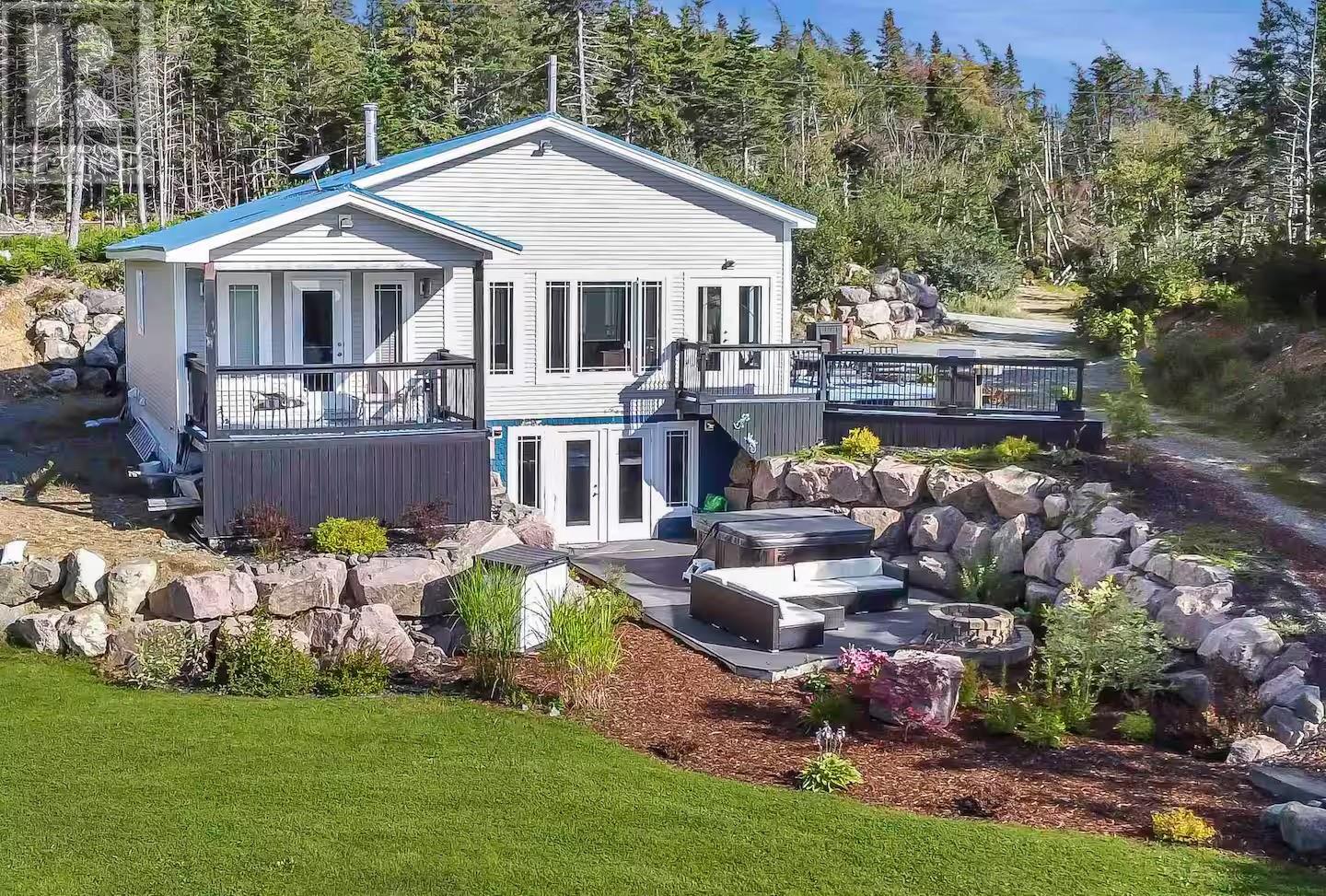 83 Hodgewater Line, Makinsons, Newfoundland & Labrador  A0A 2X0 - Photo 1 - 1288923
