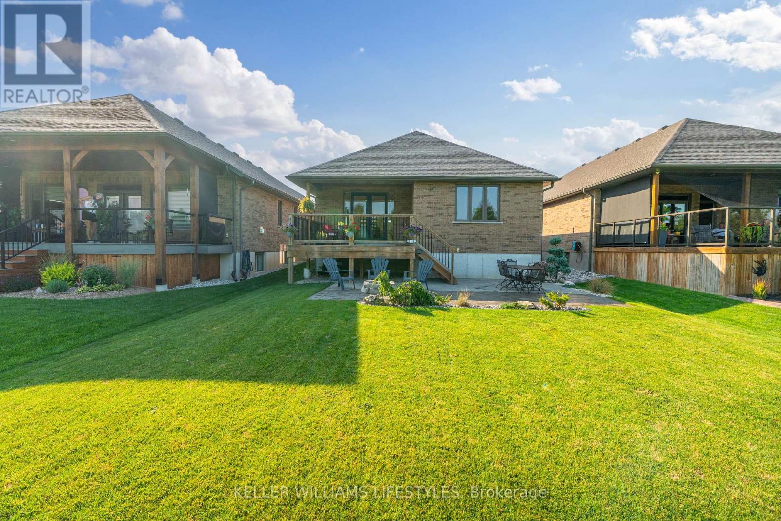 31 - 159 Collins Way, Strathroy-Caradoc (Se), Ontario  N7G 0G8 - Photo 46 - X12342262