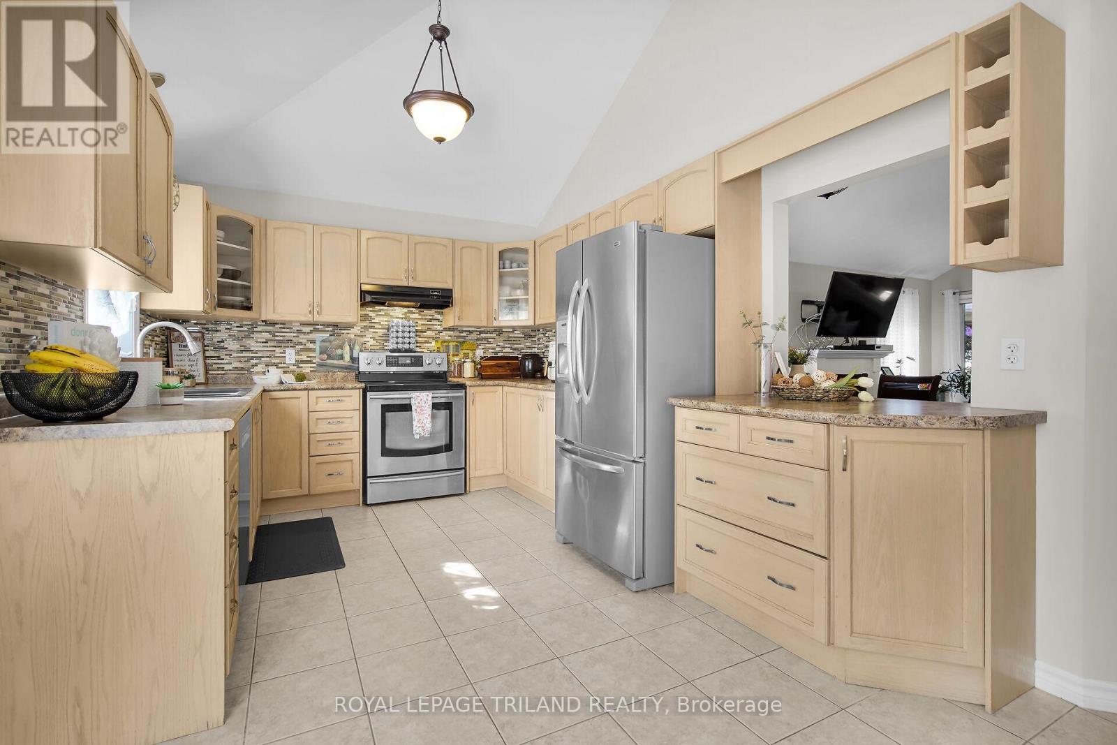 852 Silversmith Street, London North, Ontario  N6H 5T4 - Photo 14 - X12342277