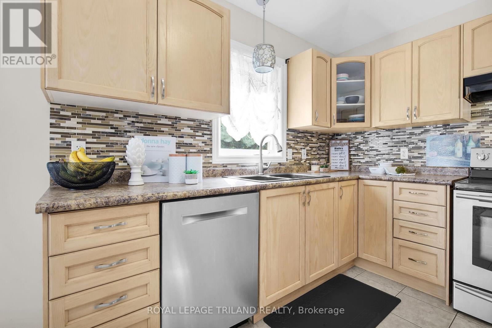 852 Silversmith Street, London North, Ontario  N6H 5T4 - Photo 16 - X12342277