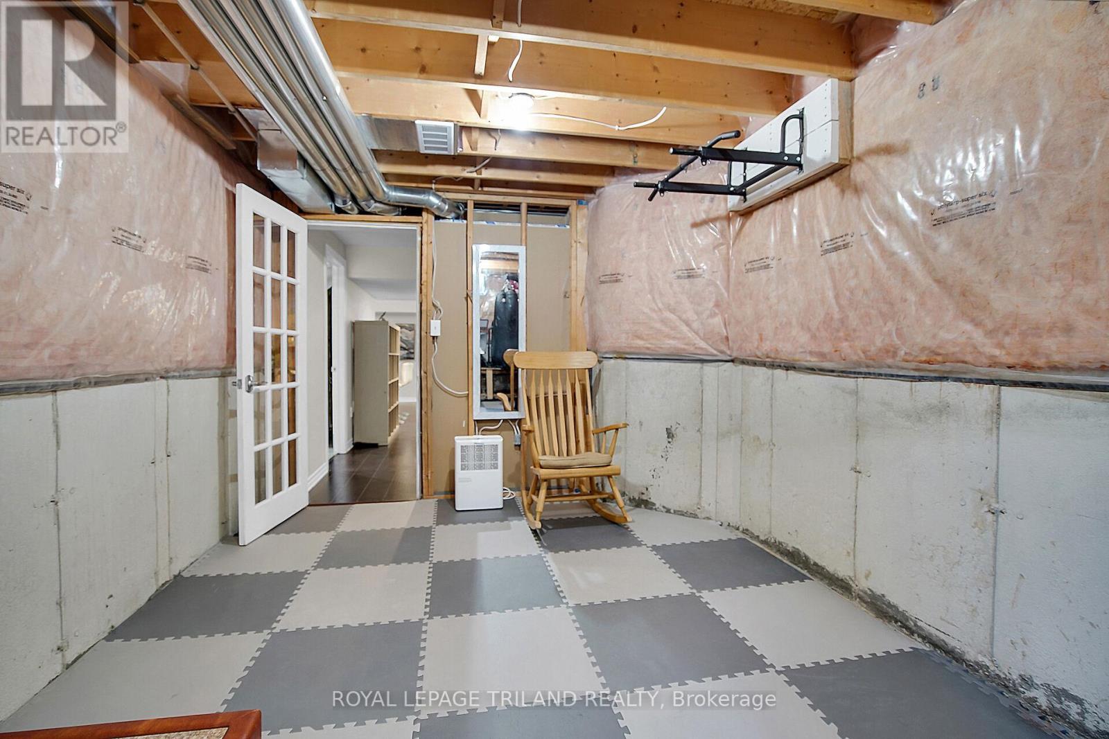 852 Silversmith Street, London North, Ontario  N6H 5T4 - Photo 39 - X12342277