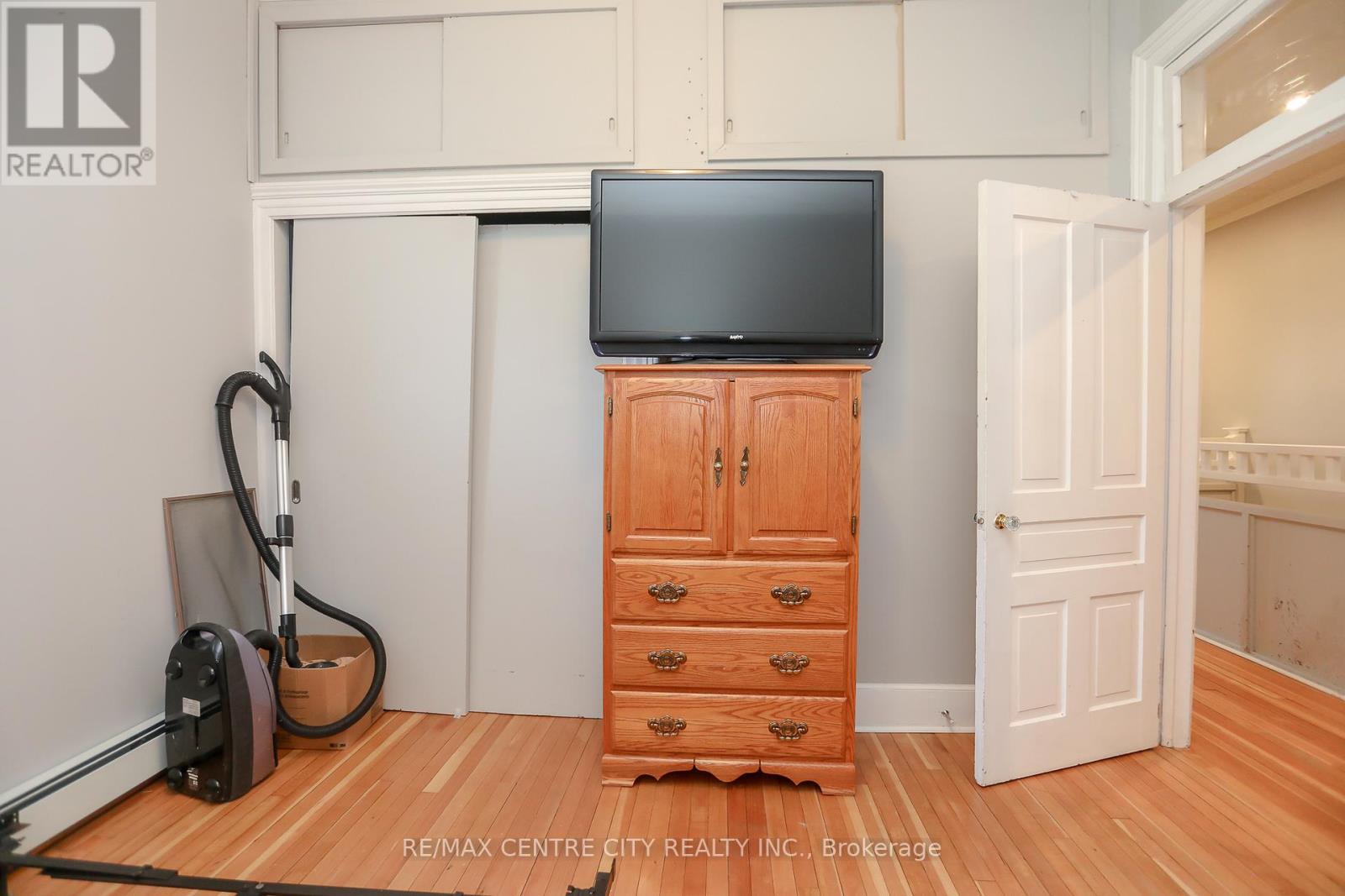 632 Talbot Street, St. Thomas, Ontario  N5P 1C8 - Photo 44 - X12342282