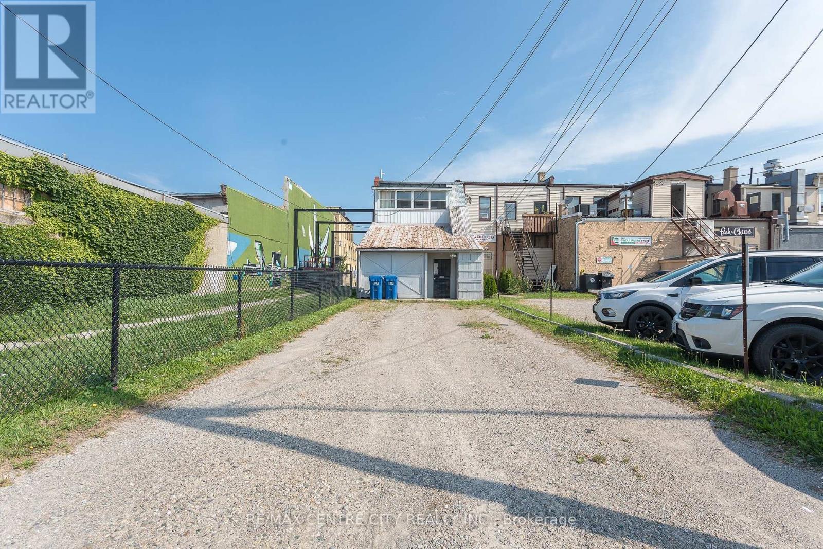 632 Talbot Street, St. Thomas, Ontario  N5P 1C8 - Photo 7 - X12342282