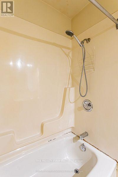 136 Elmwood Avenue E, London South, Ontario  N6C 1J6 - Photo 13 - X12342381