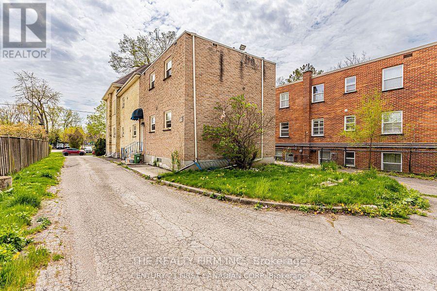 136 Elmwood Avenue E, London South, Ontario  N6C 1J6 - Photo 23 - X12342381