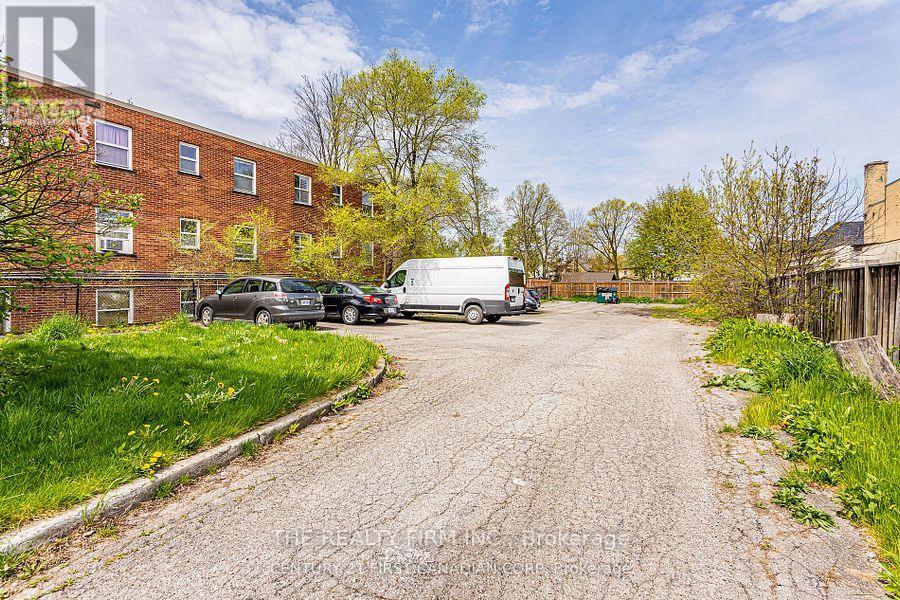 136 Elmwood Avenue E, London South, Ontario  N6C 1J6 - Photo 25 - X12342381