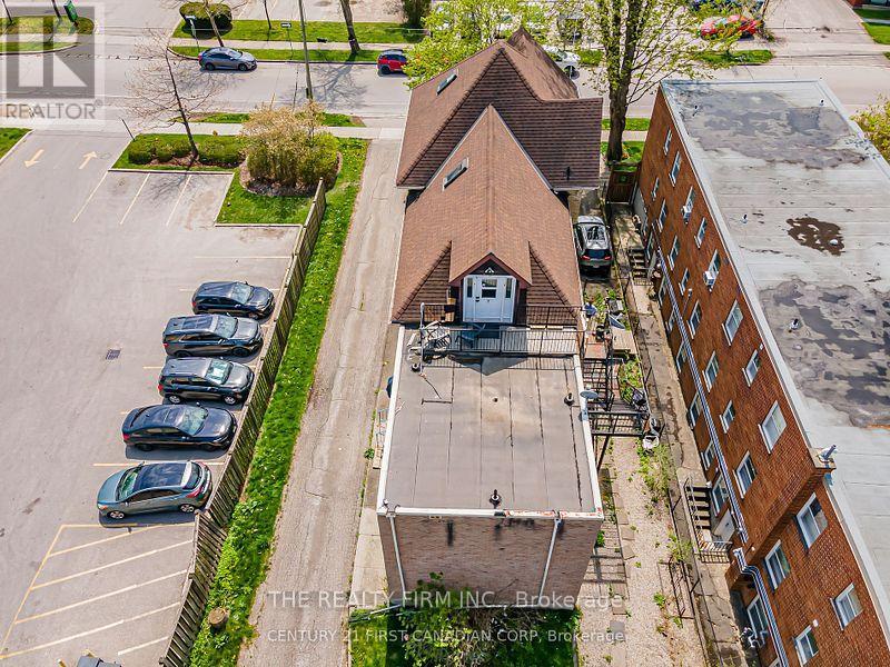 136 Elmwood Avenue E, London South, Ontario  N6C 1J6 - Photo 29 - X12342381