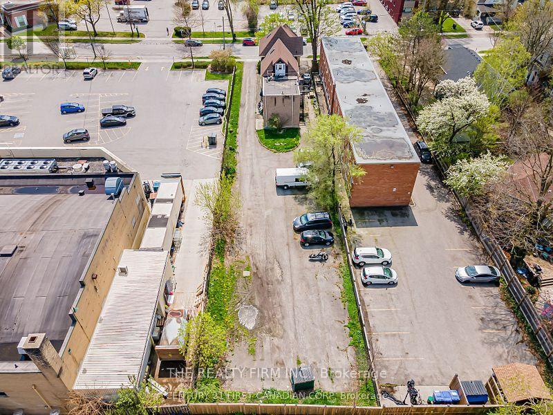 136 Elmwood Avenue E, London South, Ontario  N6C 1J6 - Photo 32 - X12342381