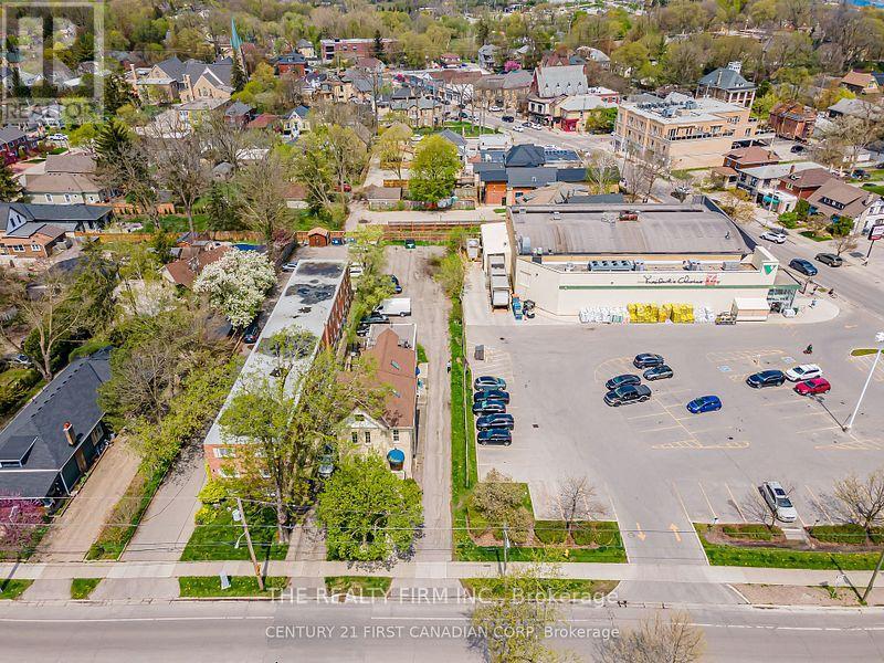 136 Elmwood Avenue E, London South, Ontario  N6C 1J6 - Photo 37 - X12342381