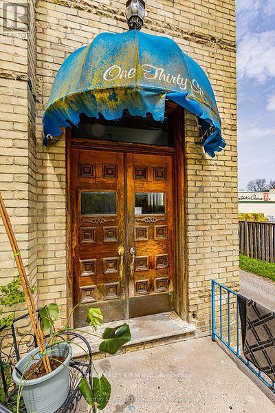 136 Elmwood Avenue E, London South, Ontario  N6C 1J6 - Photo 5 - X12342381