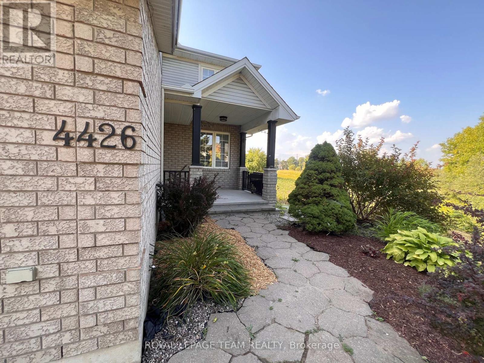 4426 Shoreline Drive, Ottawa, Ontario  K1V 1M1 - Photo 2 - X12342313
