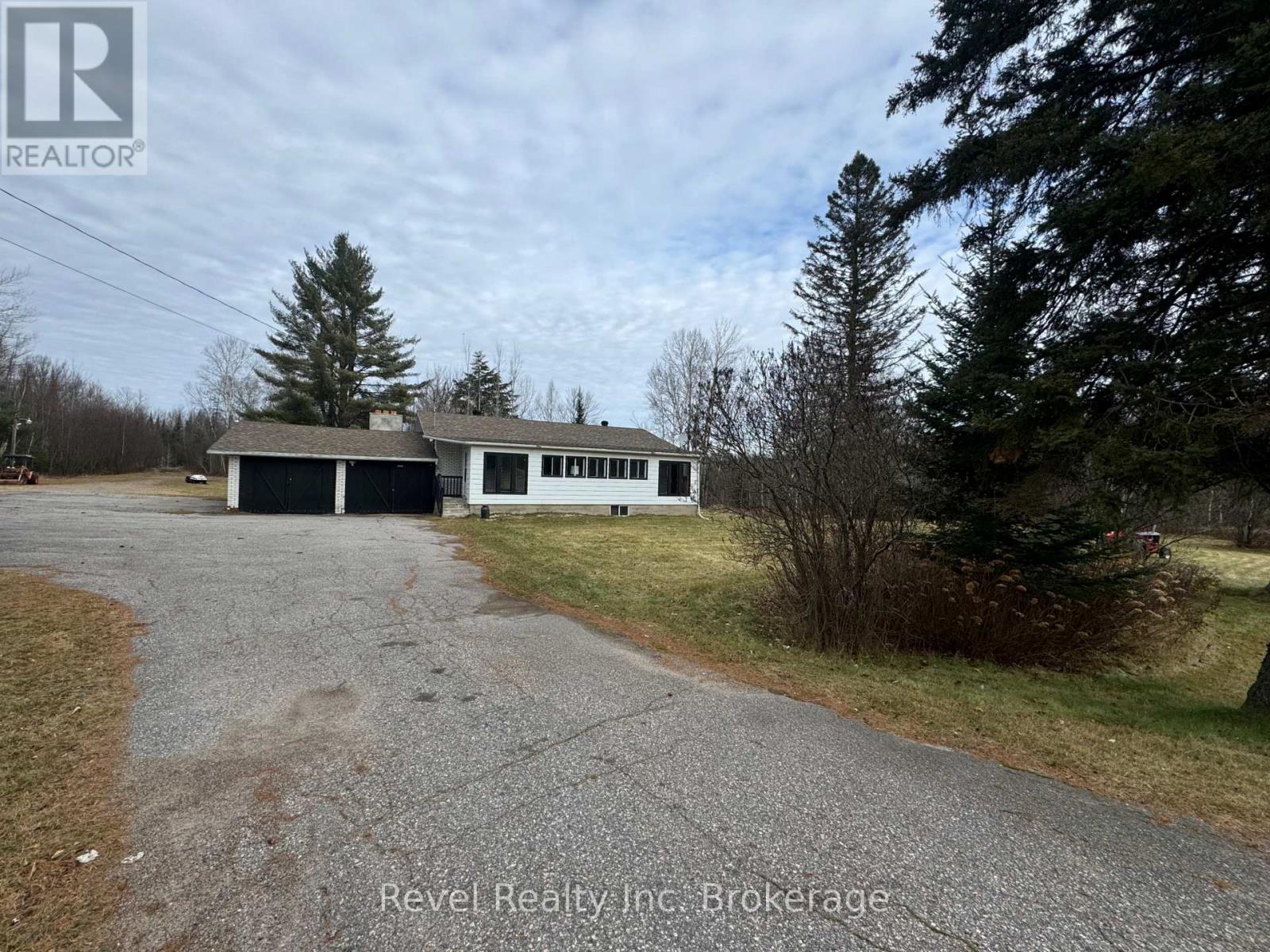 3877 17 Highway E, Papineau-Cameron, Ontario  P0H 1V0 - Photo 2 - X12342309