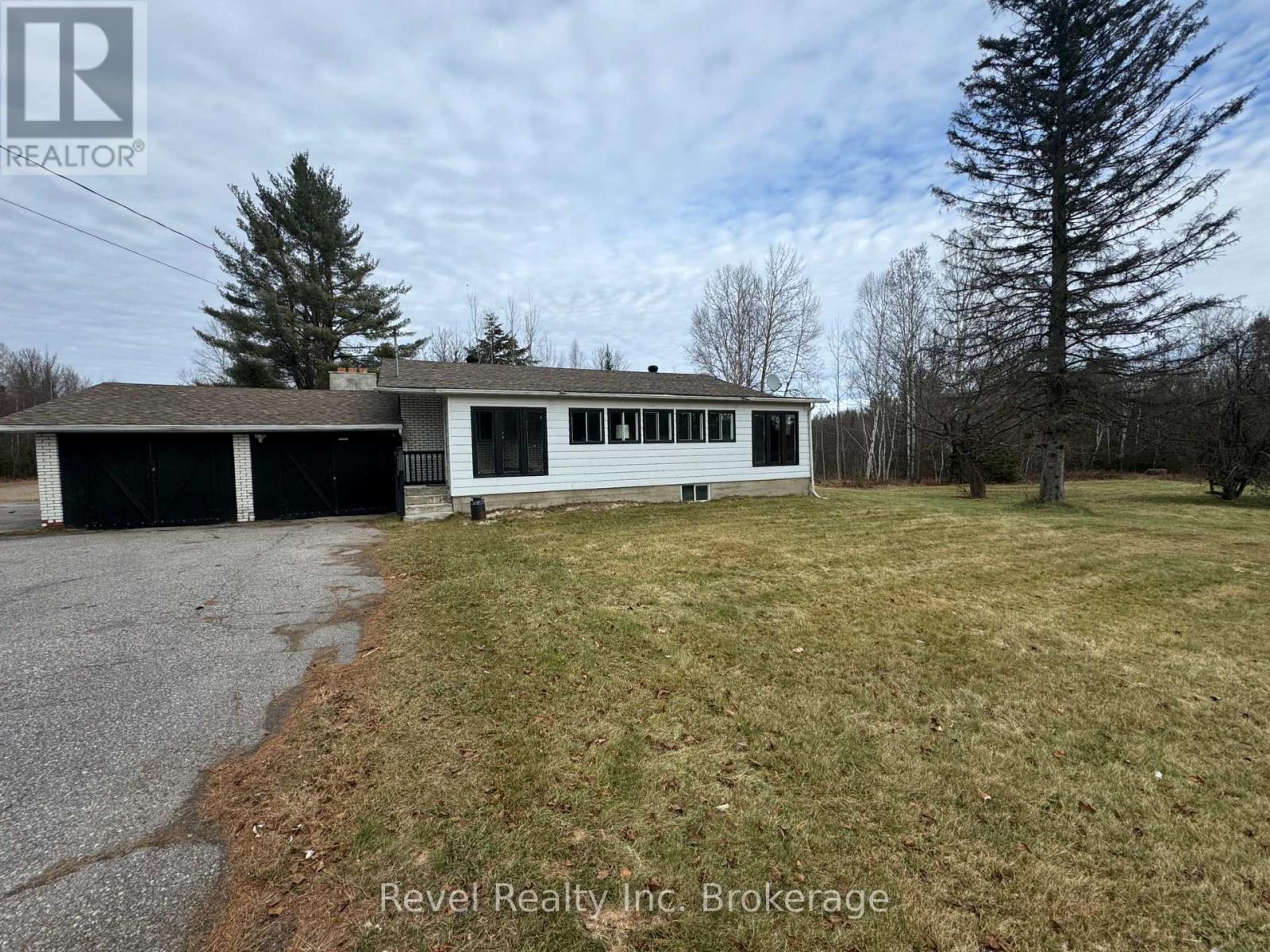 3877 17 Highway E, Papineau-Cameron, Ontario  P0H 1V0 - Photo 27 - X12342309
