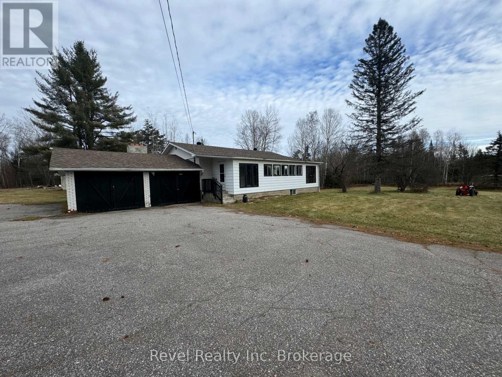 3877 17 Highway E, Papineau-Cameron, Ontario  P0H 1V0 - Photo 33 - X12342309