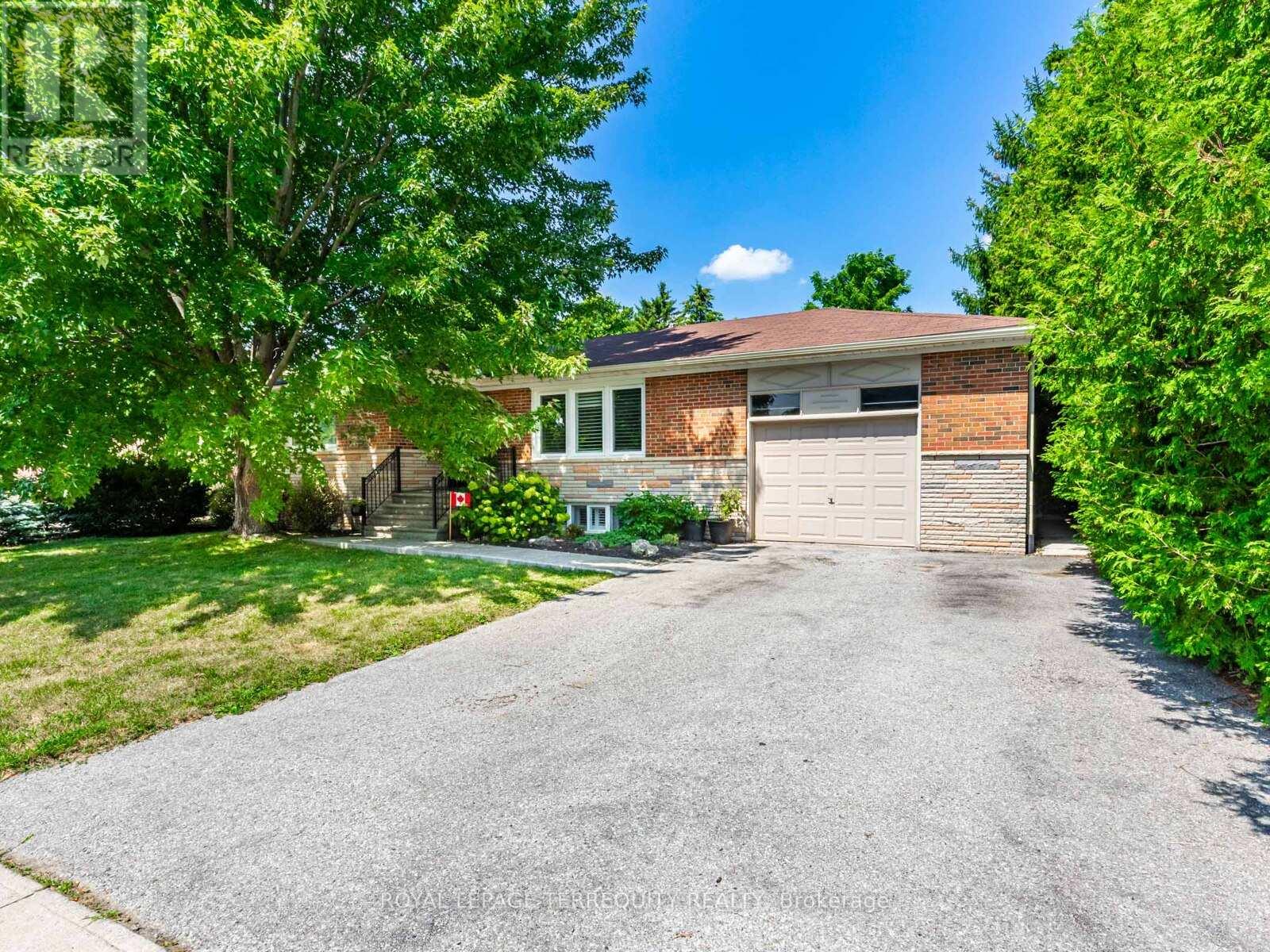 Property at 165 JOHN STREET W image 2