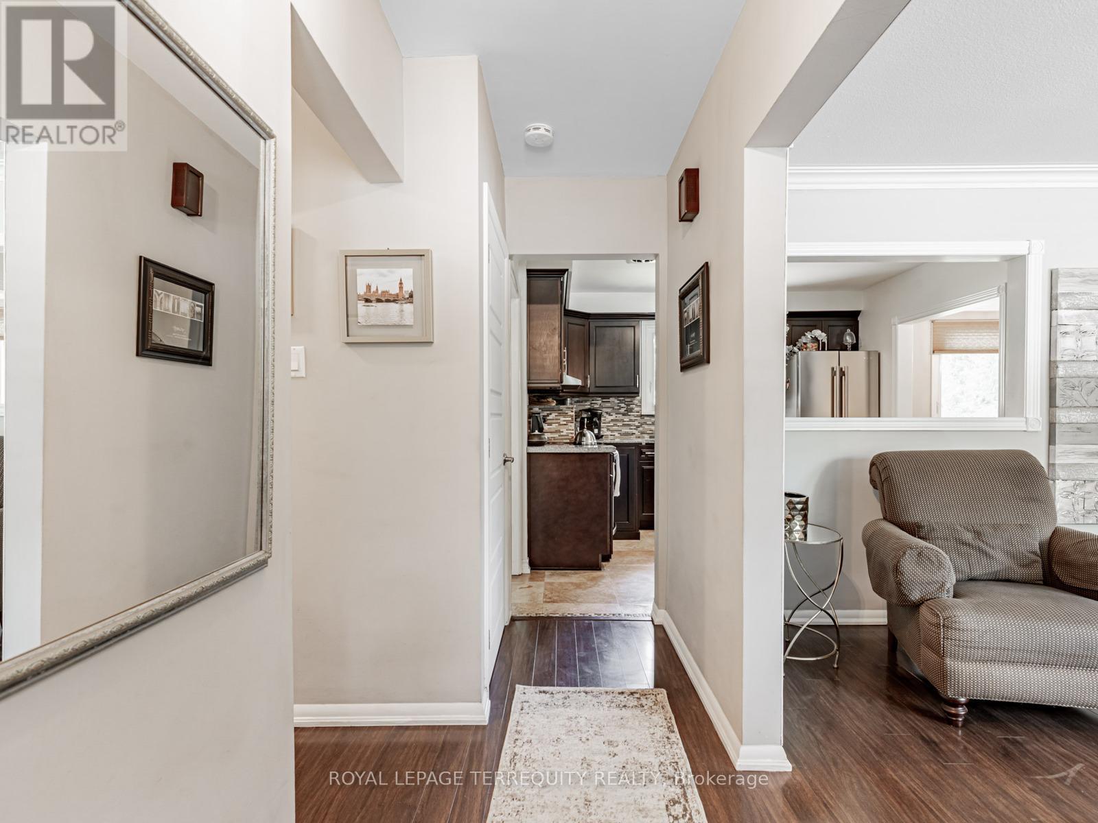 Property at 165 JOHN STREET W image 4
