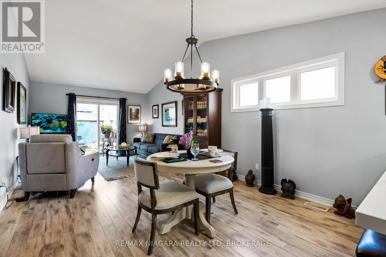 Property at 149 ROSELAWN CRESCENT image 4