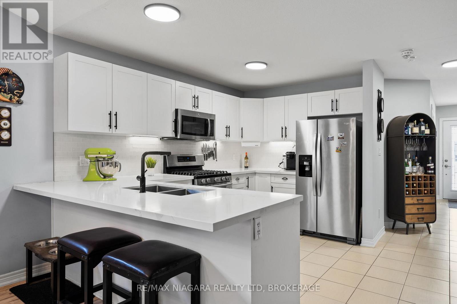 Property at 149 ROSELAWN CRESCENT image 5