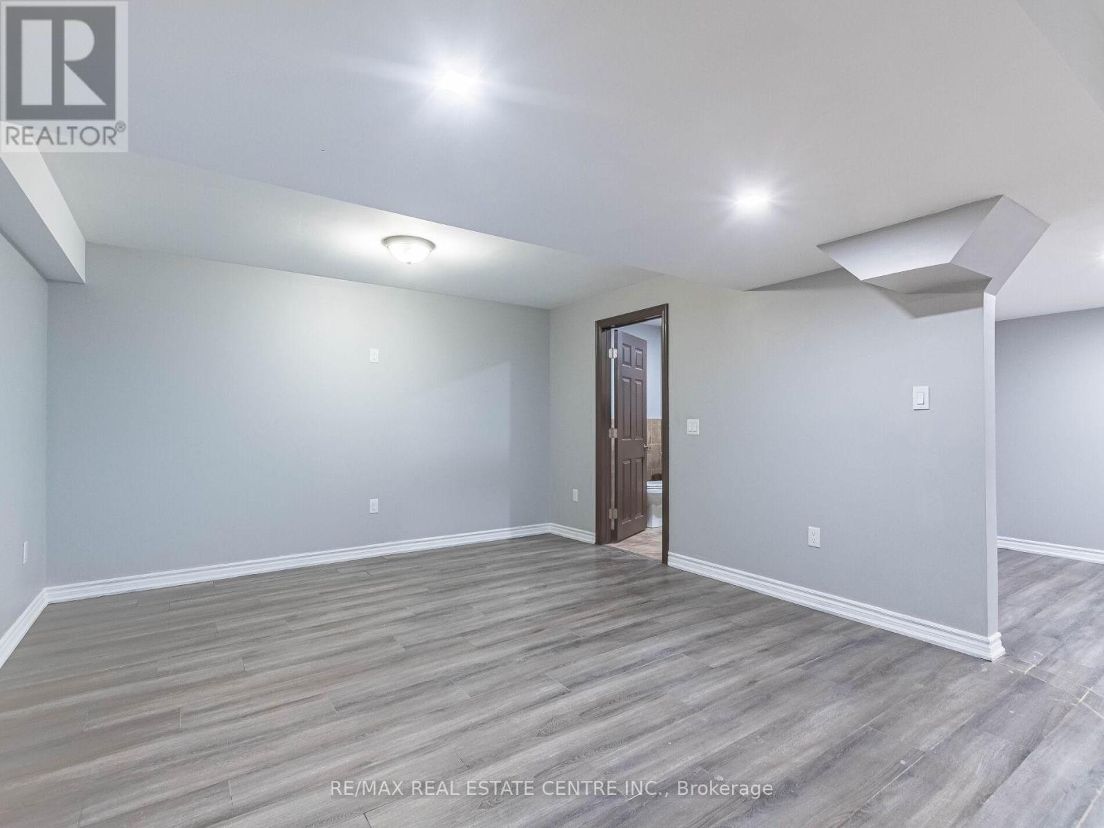 3121 Clipperton Drive, Mississauga, Ontario L5M 0C2 - Photo 17 - W12342239