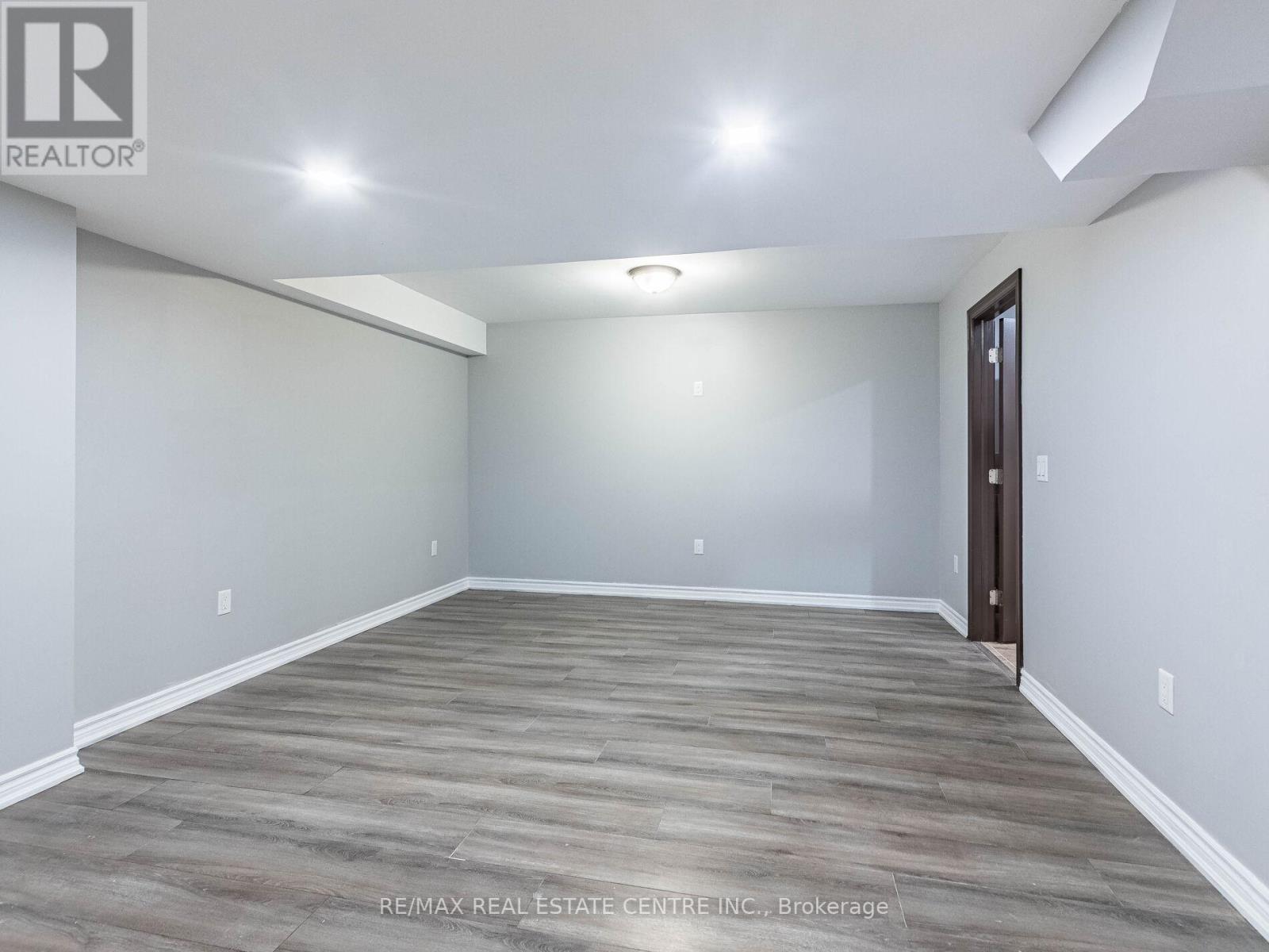 3121 Clipperton Drive, Mississauga, Ontario L5M 0C2 - Photo 18 - W12342239