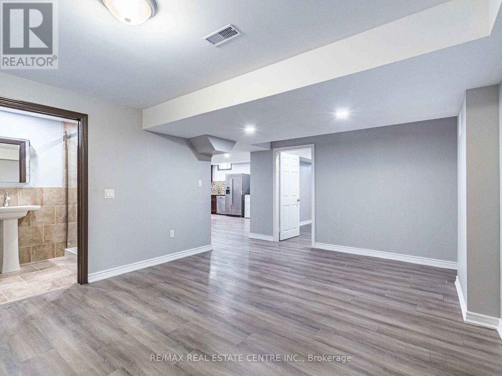 3121 Clipperton Drive, Mississauga, Ontario L5M 0C2 - Photo 20 - W12342239