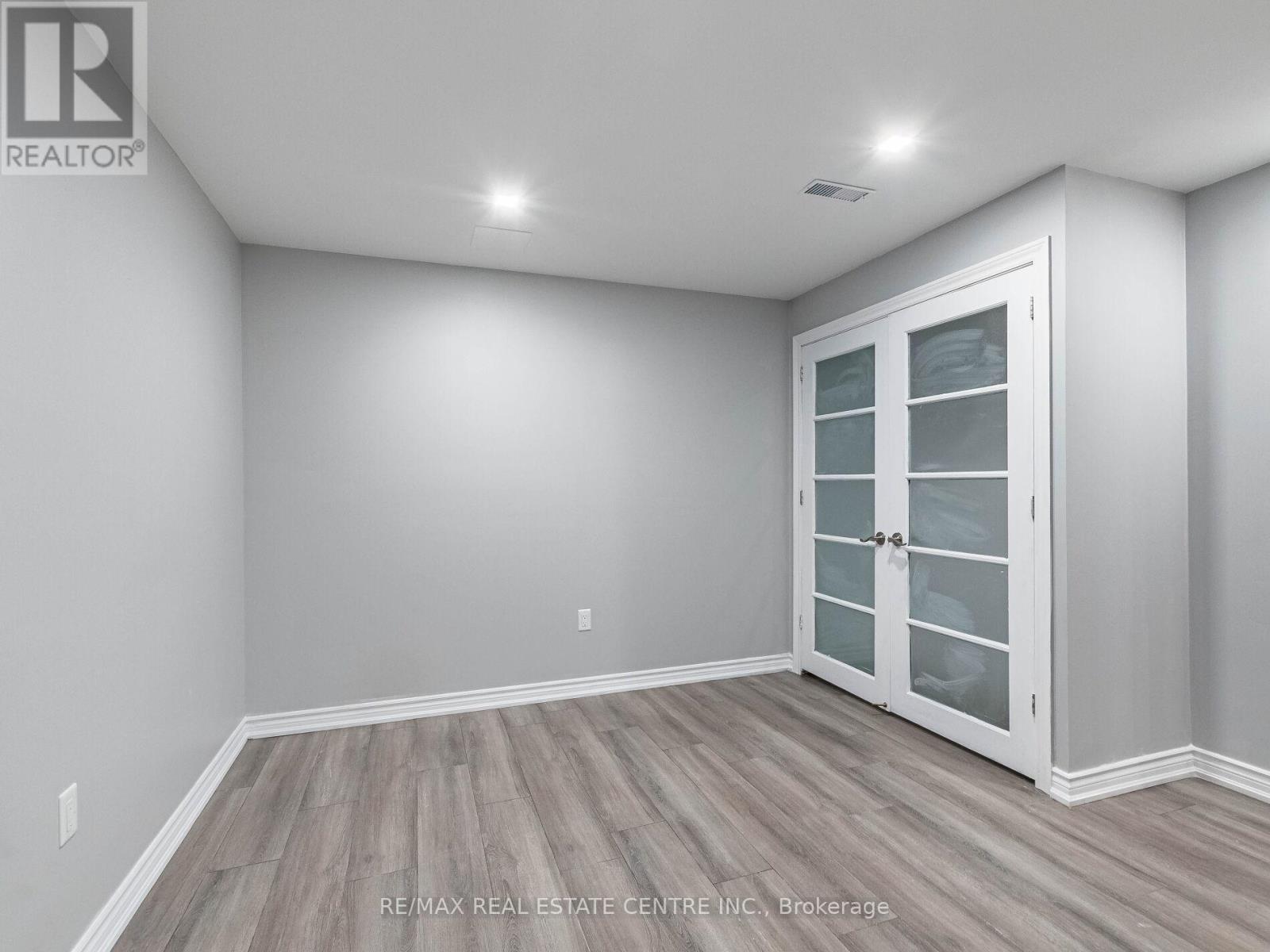 3121 Clipperton Drive, Mississauga, Ontario L5M 0C2 - Photo 23 - W12342239