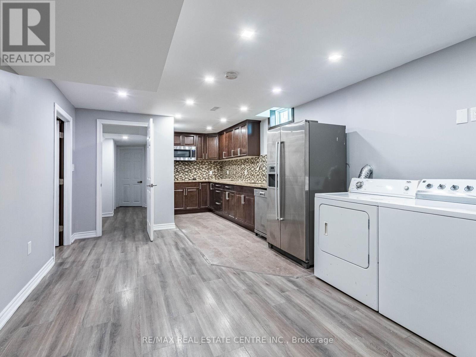 3121 Clipperton Drive, Mississauga, Ontario L5M 0C2 - Photo 8 - W12342239