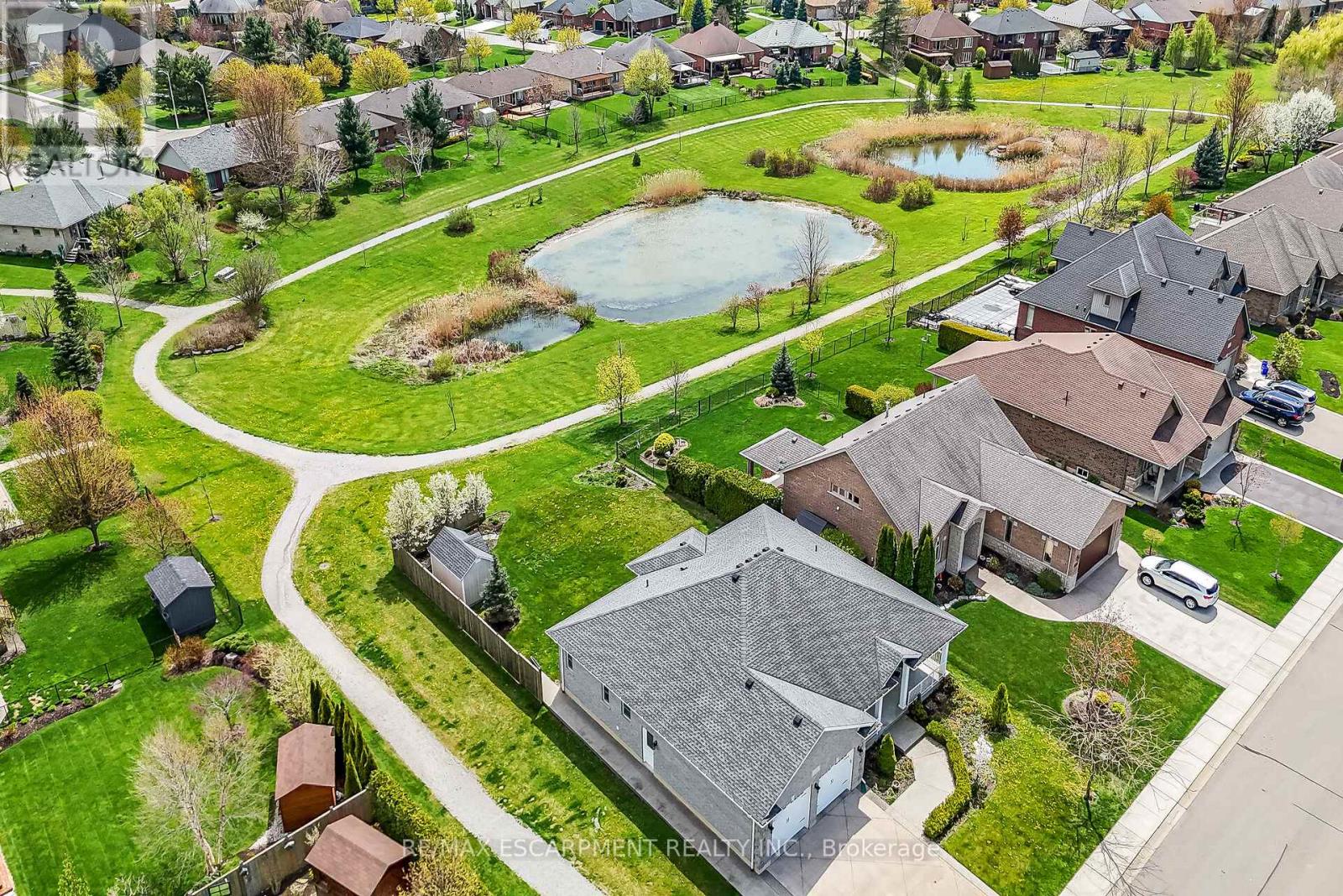 Property at 186 DONJON BOULEVARD image 2