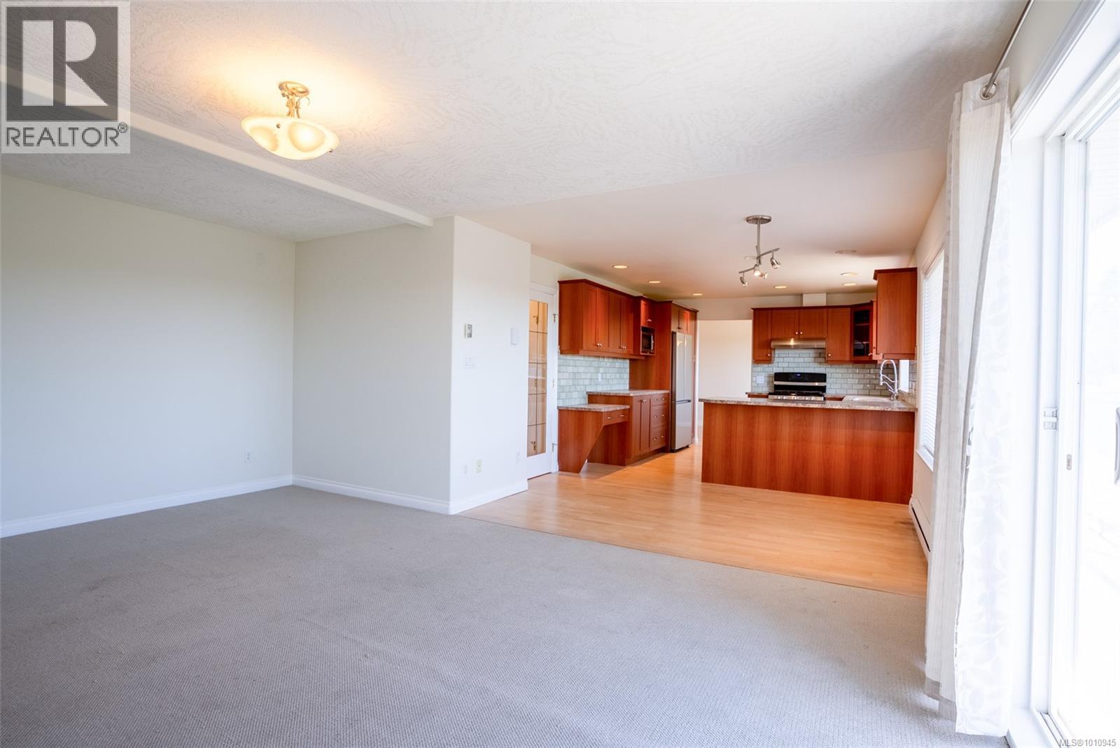 Property at 2562 Crystalview Dr image 1