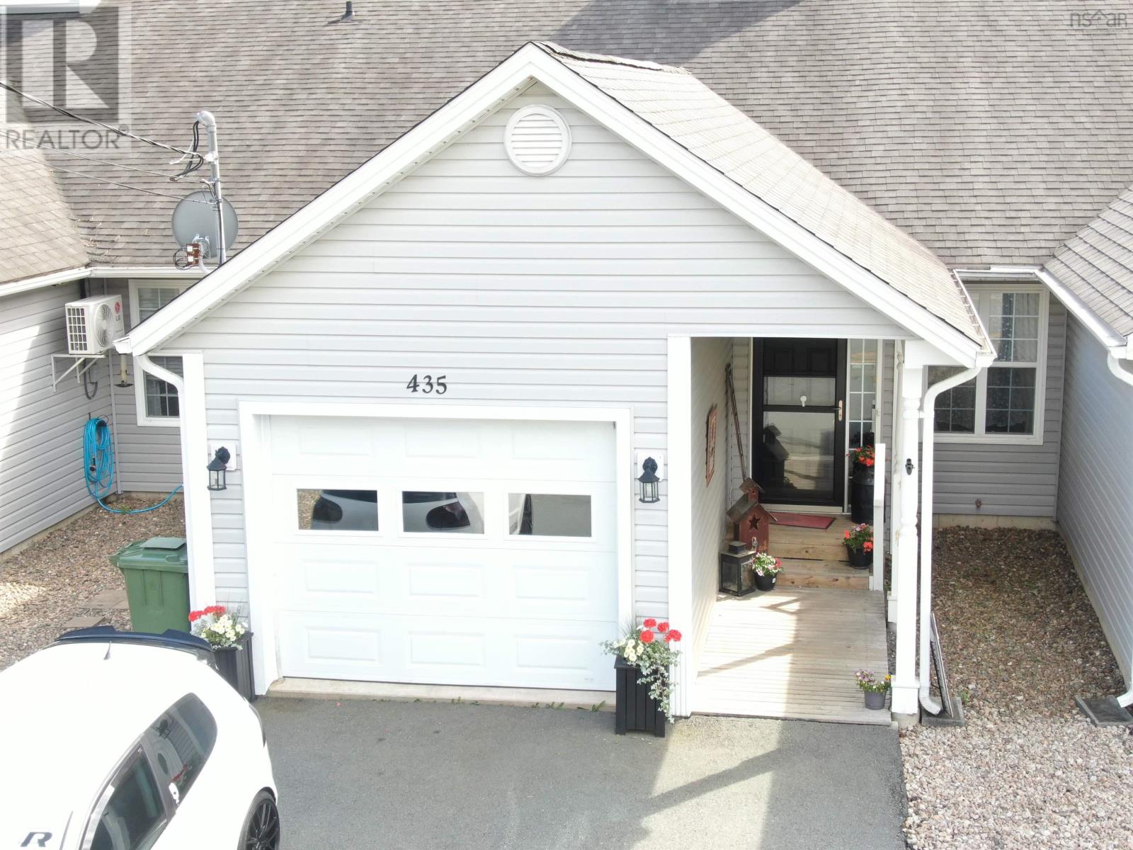 435 Glen Allan Drive, Bridgewater, Nova Scotia  B4V 0A8 - Photo 1 - 202517603