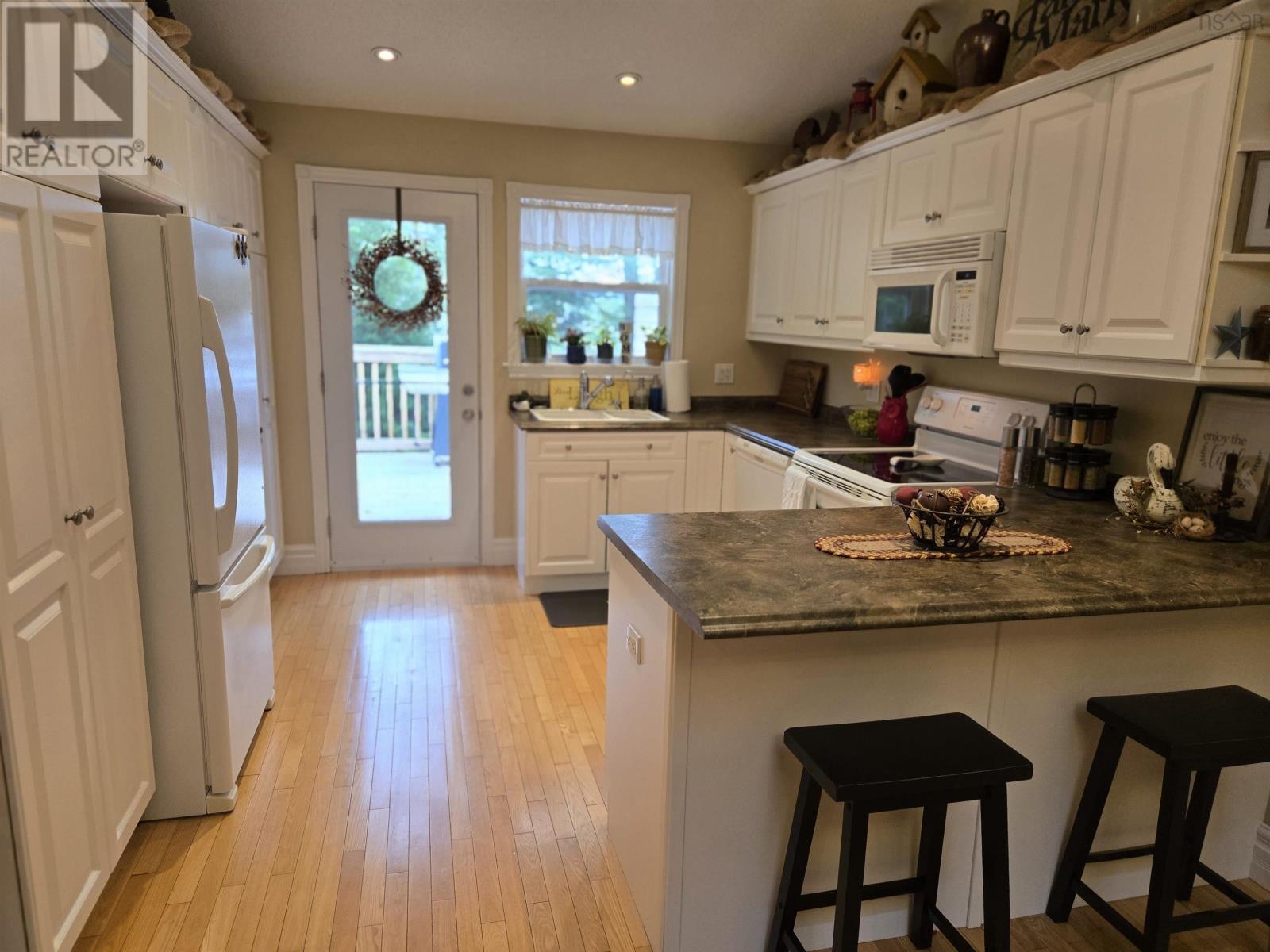 435 Glen Allan Drive, Bridgewater, Nova Scotia  B4V 0A8 - Photo 3 - 202517603