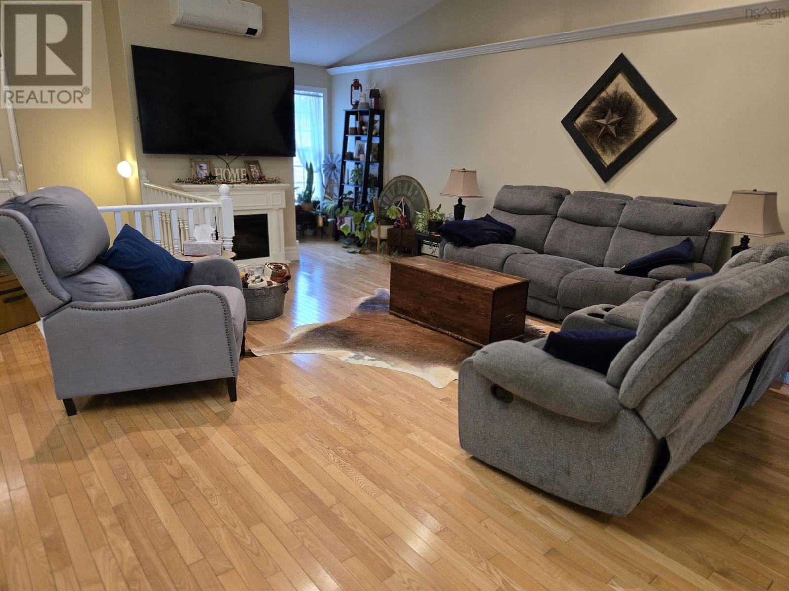 435 Glen Allan Drive, Bridgewater, Nova Scotia  B4V 0A8 - Photo 2 - 202517603