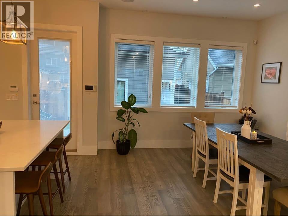 Property at 3345 PARKER STREET image 4